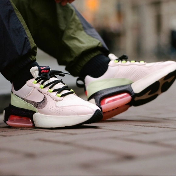 NIKE AIR MAX Verona in Guava Ice - Picture 12 of 12